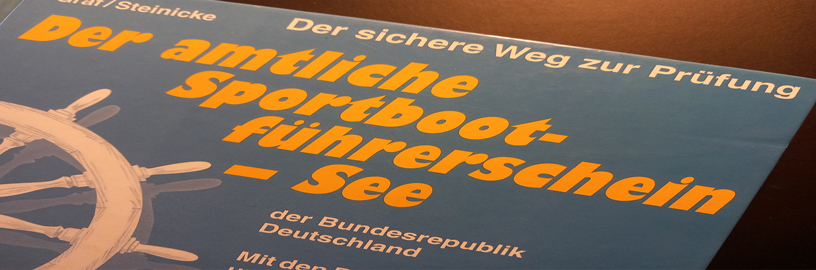 Verschiedene Sachbücher erleichtern das Erlernen der Theorie zum Sportbührerschein (SBF) - SEE
